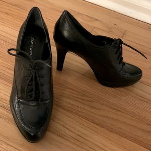 Jones New York Black Oxford Heels Size 7